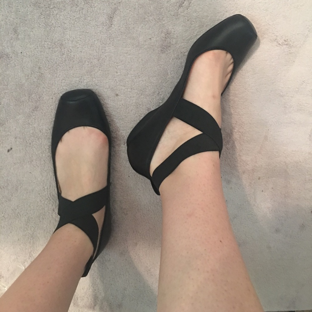 Adorable black flats